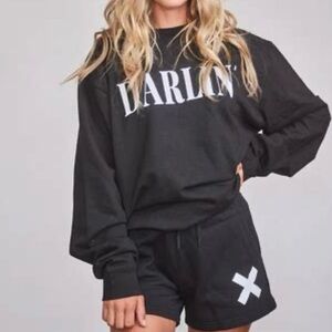 DARLIN (brand) Black Classic Crewneck Sweatshirt